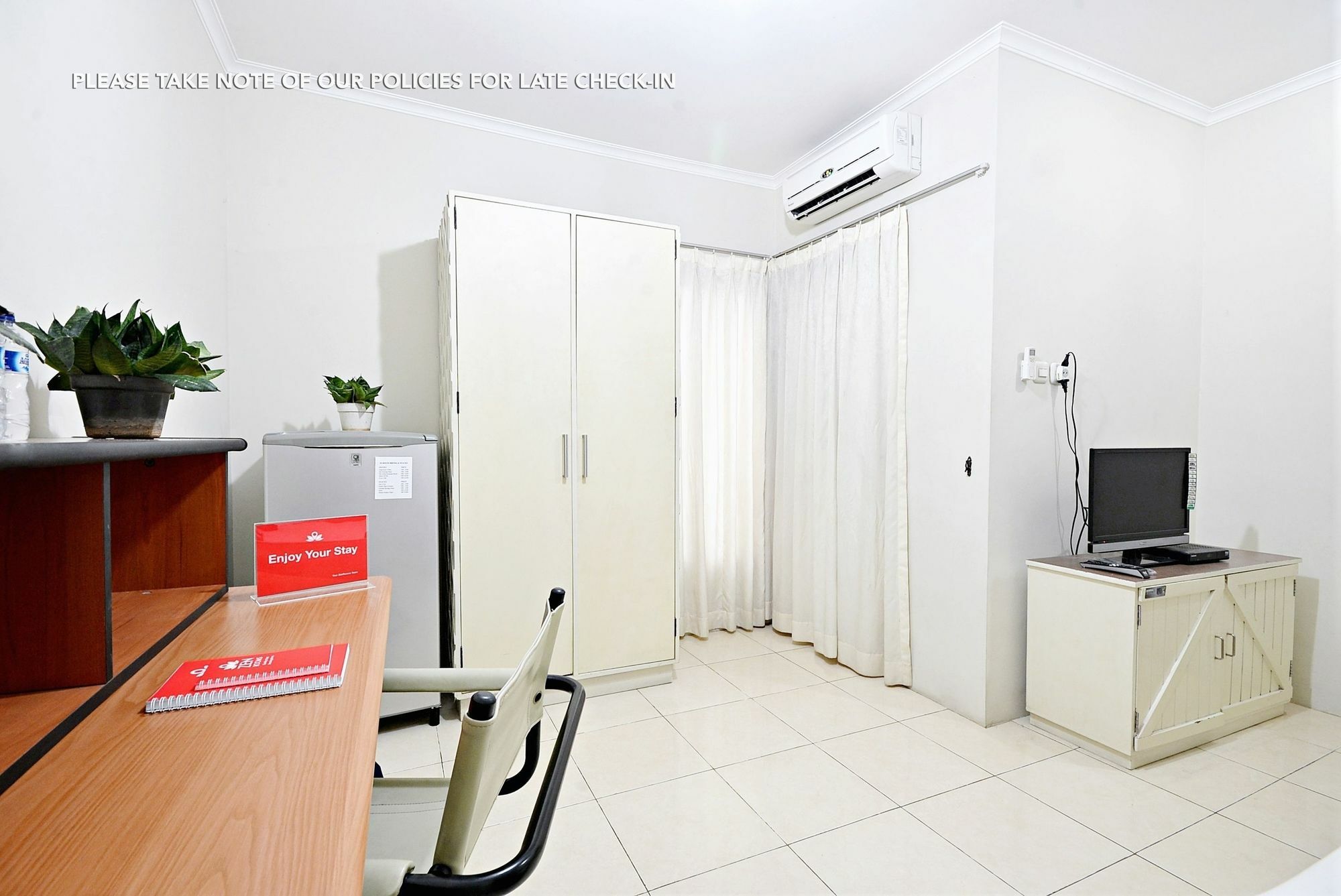 Zen Rooms Mampang Prapatan Jakarta Kültér fotó