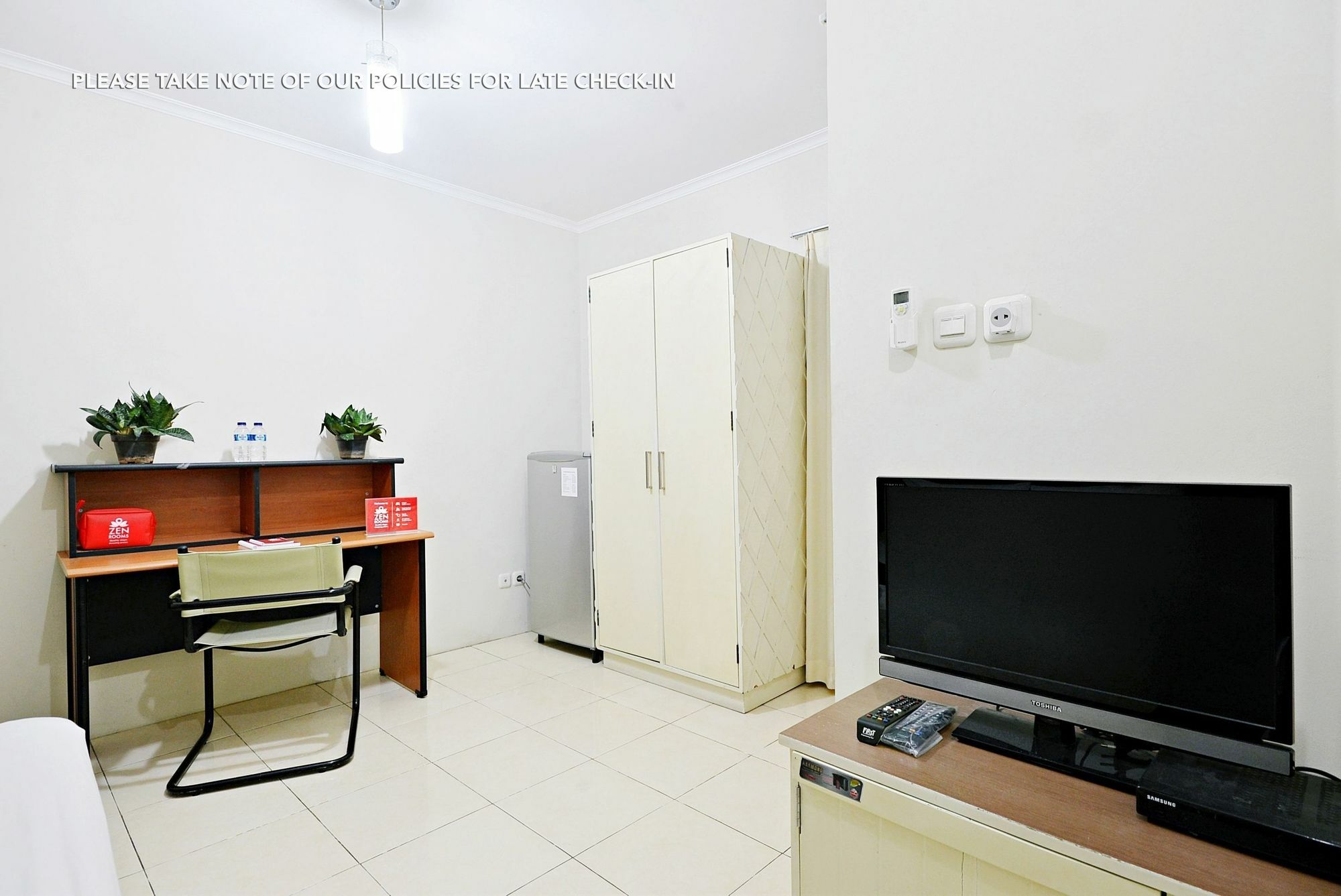 Zen Rooms Mampang Prapatan Jakarta Kültér fotó