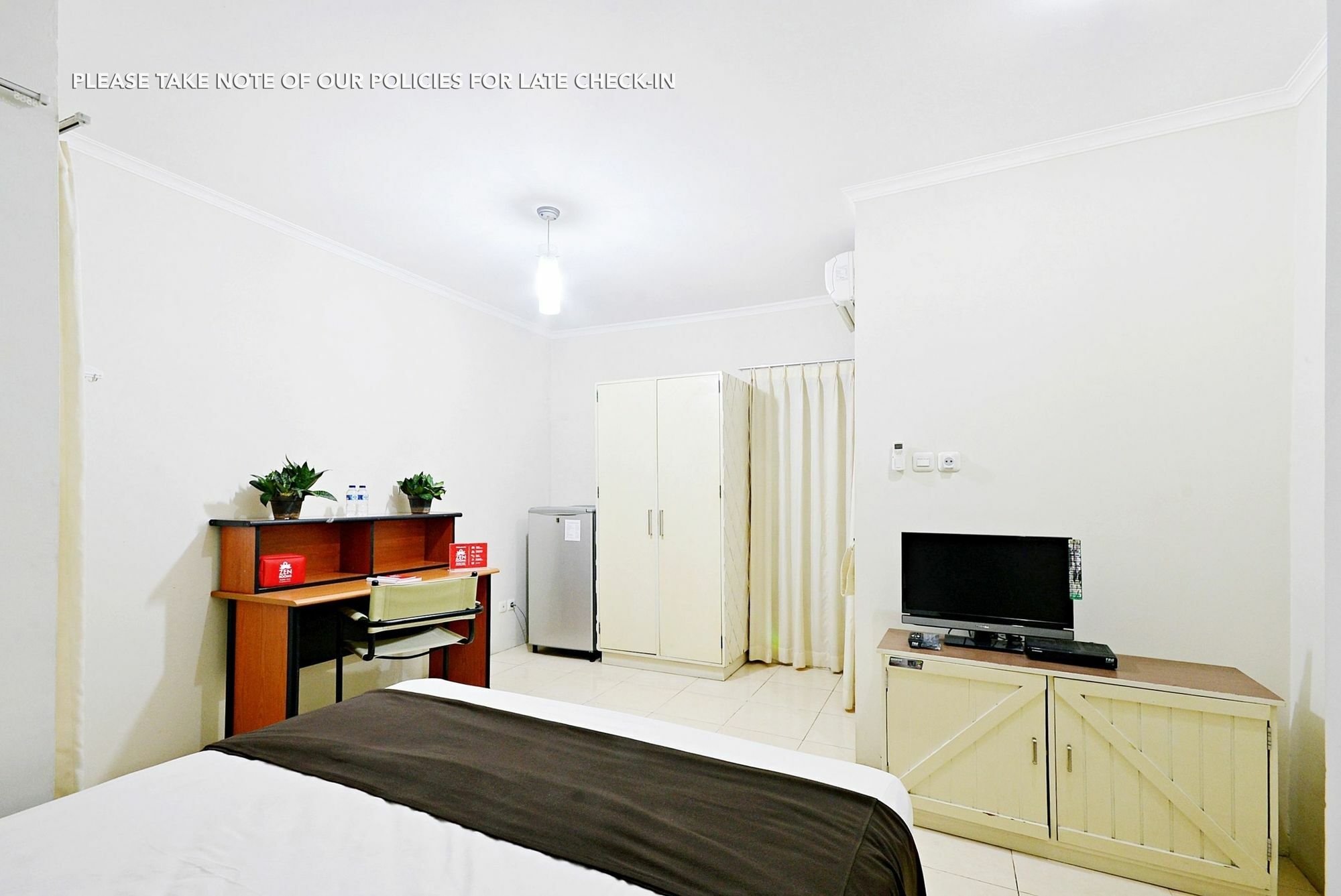 Zen Rooms Mampang Prapatan Jakarta Kültér fotó